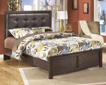 Signature Design by Ashley Aleydis Queen Panel Bed