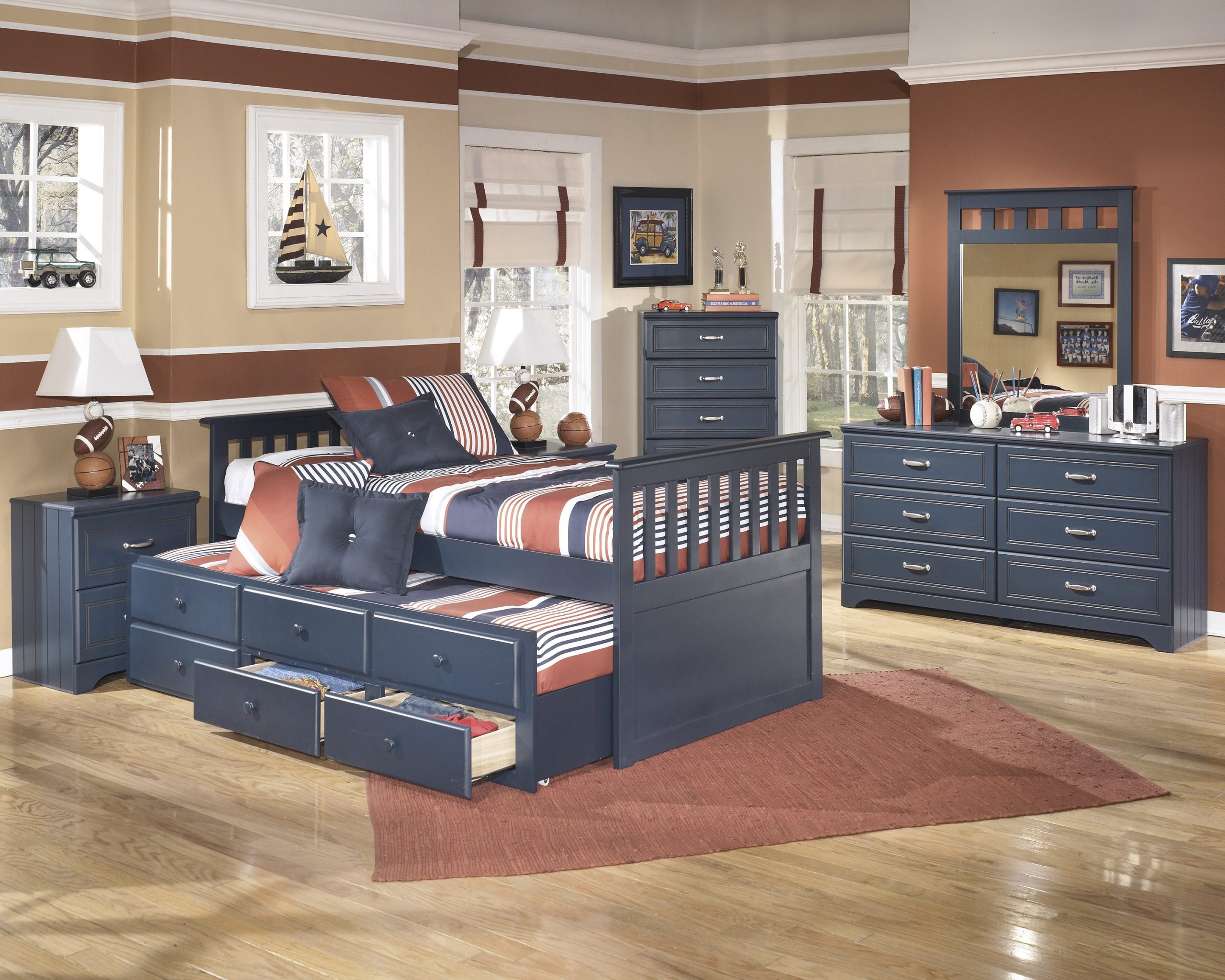 Signature Design by Ashley Leo Dresser & Mirror - Image 4